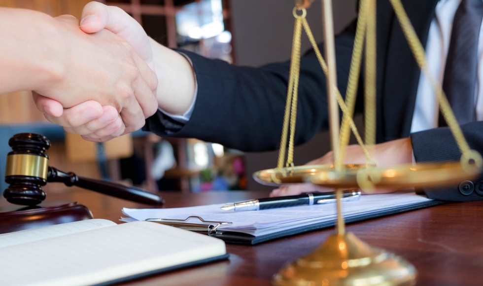 Hukuk servisleri ve hizmetleri seçerken nelere dikkat etmeli?